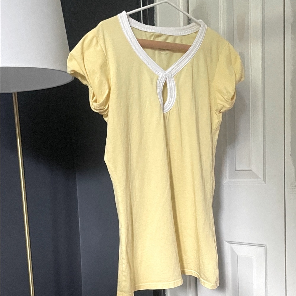 Lilly Pulitzer Women’s Yellow & White Bubble Sleeve Keyhole Tee, Size Women’s XS